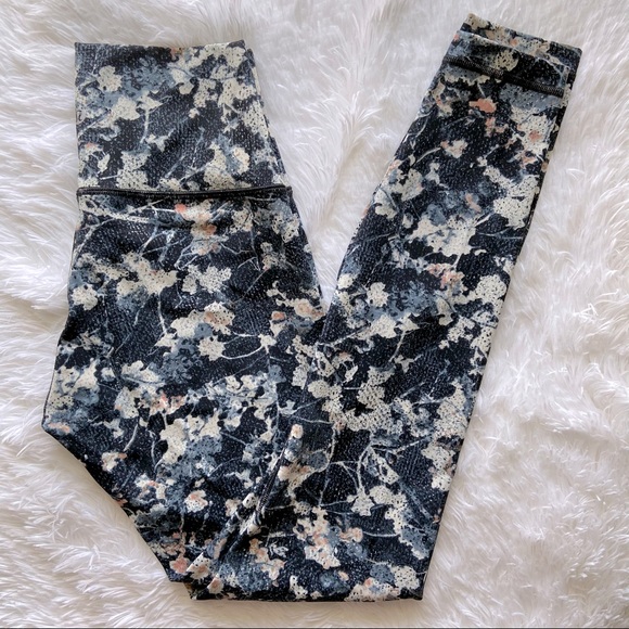 Lululemon Wunder Under Tight Spring Bloom - Picture 2 of 6